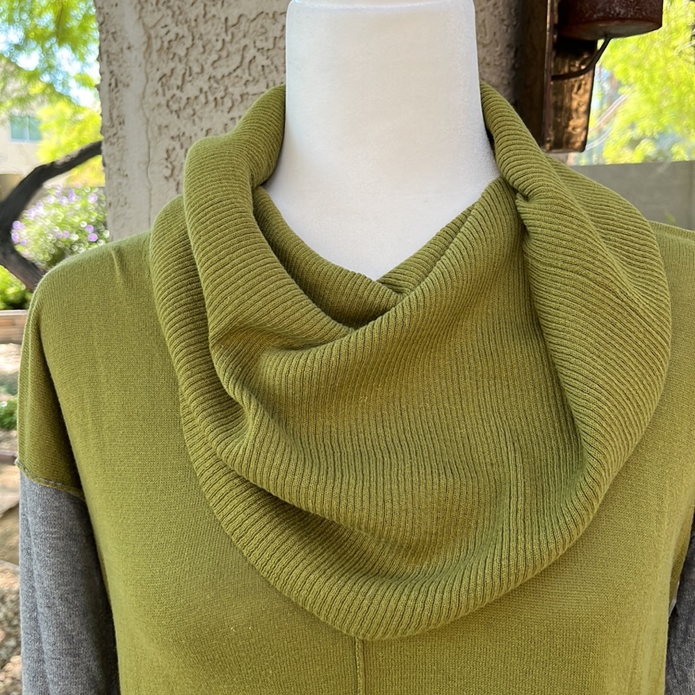 Michael Stars color block sweater - Picture 2 of 9